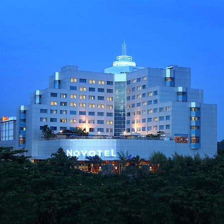 Novotel Balikpapan Экстерьер фото
