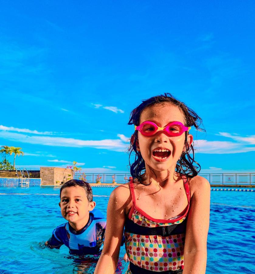 Novotel Balikpapan Экстерьер фото