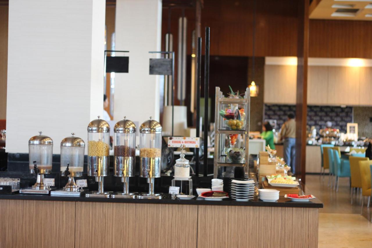 Novotel Balikpapan Экстерьер фото