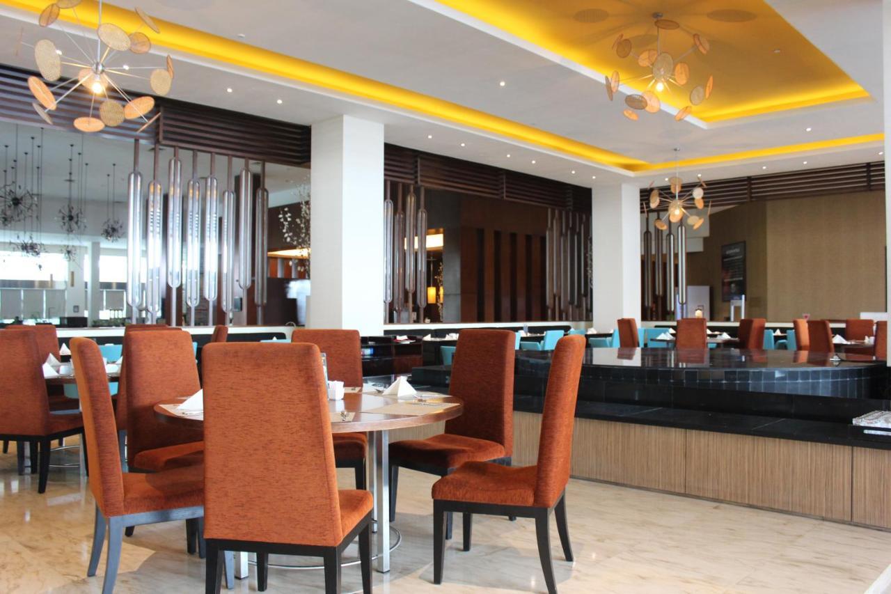 Novotel Balikpapan Экстерьер фото